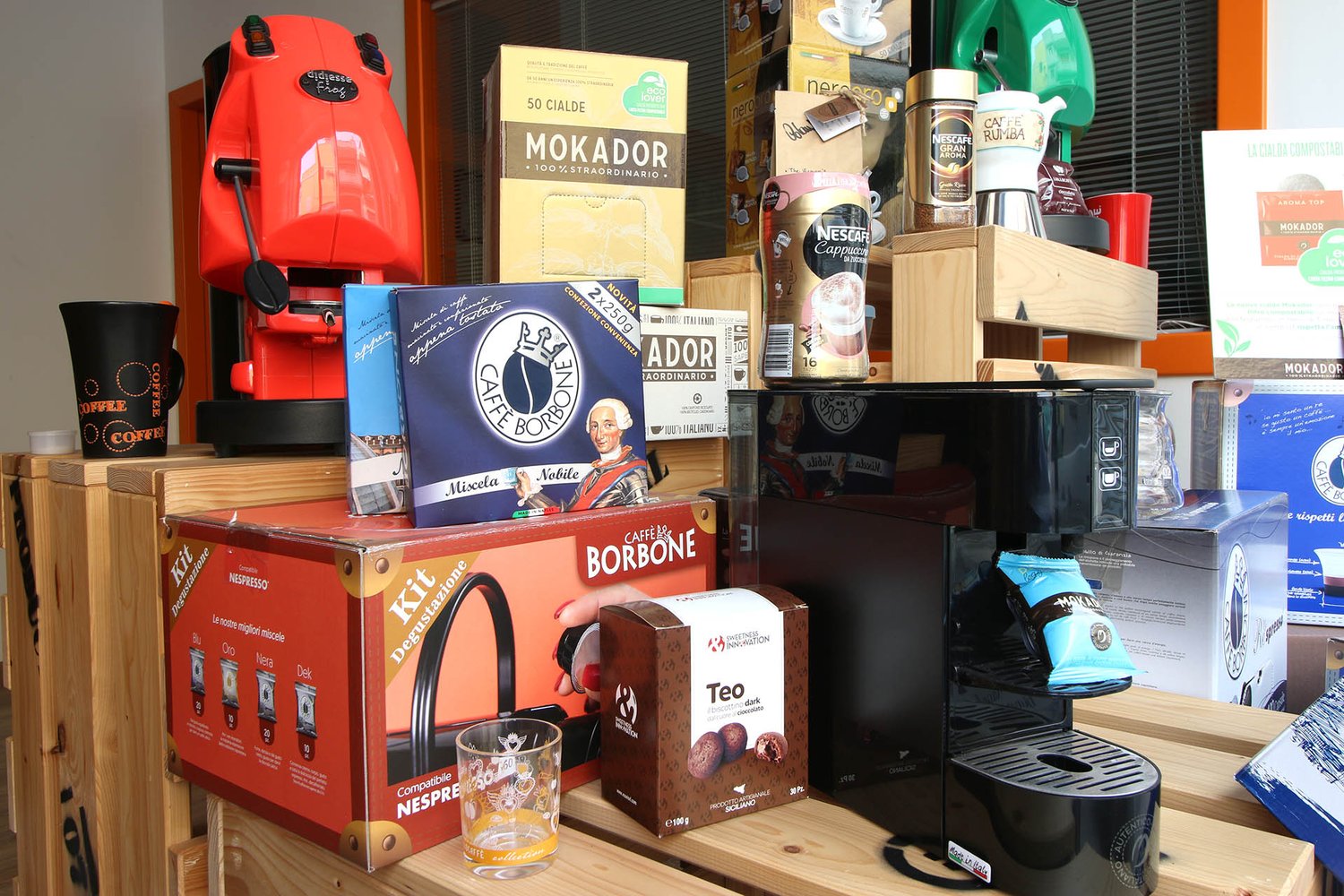 Confezioni di cialde di caffè delle torrefazioni distribuite a Lecce